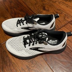 Brooks running/walking shoes 8.5